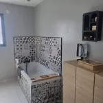 Confort Avec Piscine, 5 Chambres, Proche Loire Longue