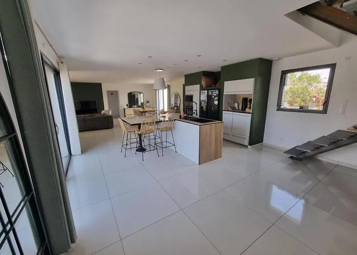 Confort Avec Piscine, 5 Chambres, Proche Loire Villa *